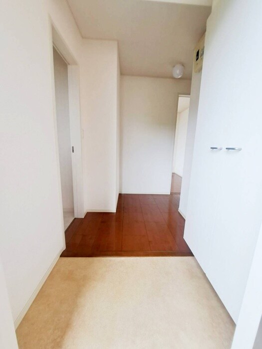 物件内観写真12　(玄関)