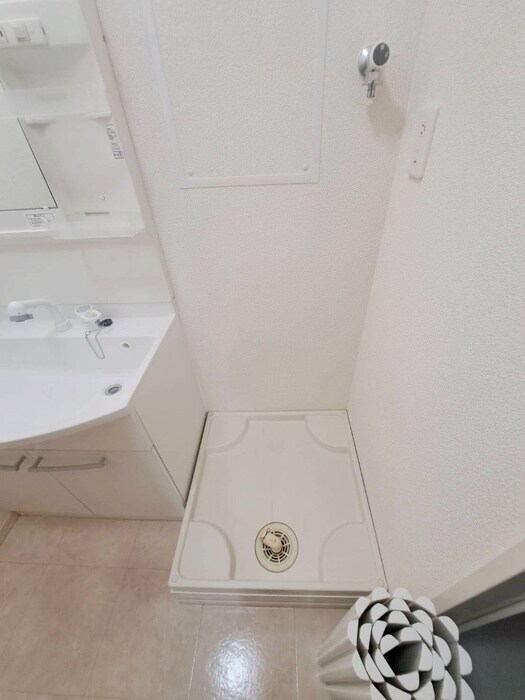 物件内観写真16　(洗濯機置場)