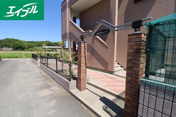 物件外観写真5　(エントランス部分)