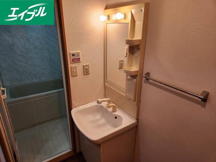 物件内観写真11　(洗面)