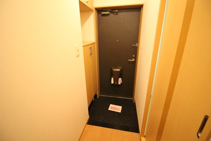 物件内観写真14　(玄関)