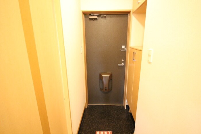 物件内観写真16　(玄関)