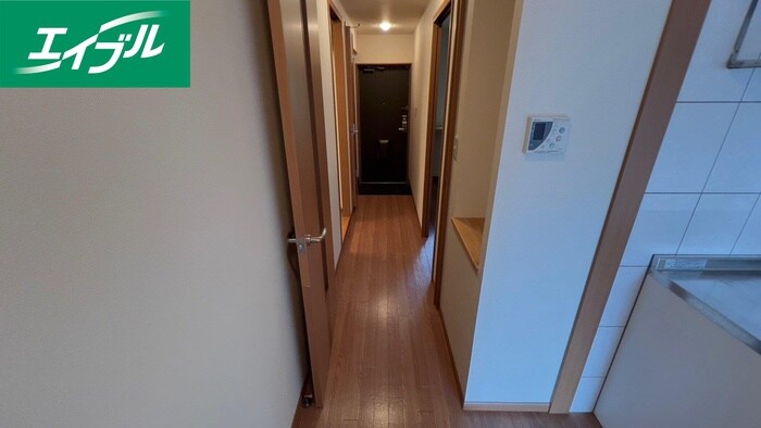 物件内観写真18　(廊下)