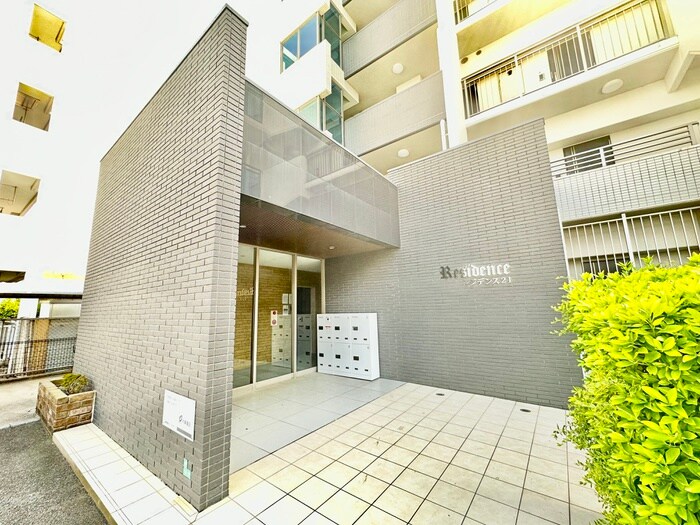 物件外観写真3　(エントランス部分)