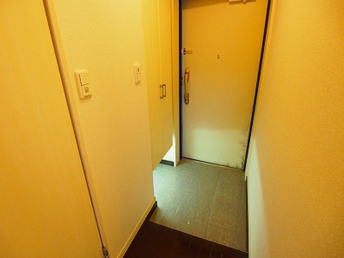 物件内観写真12　(玄関)