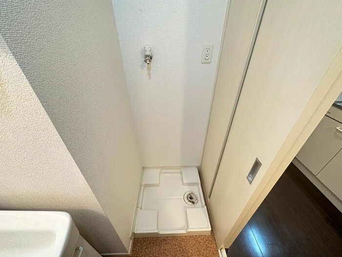 物件内観写真21　(洗濯機置場)