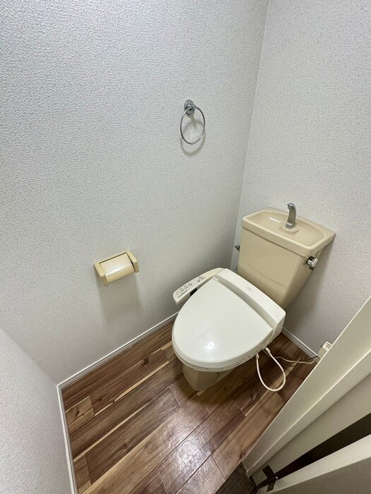 物件内観写真8　(トイレ)