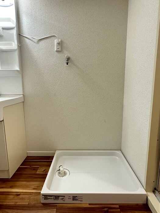 物件内観写真10　(洗濯機置場)