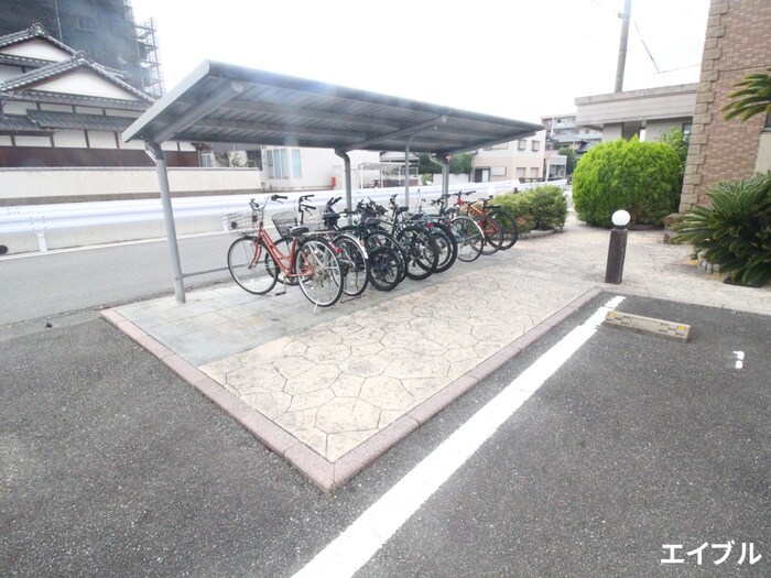 物件外観写真3　(駐輪場)