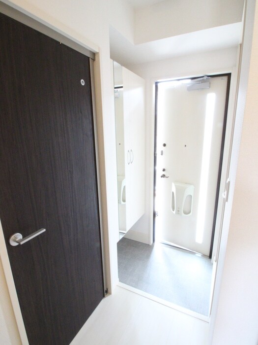 物件内観写真10　(玄関)