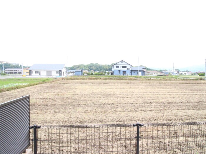 物件内観写真11　(室内からの展望)