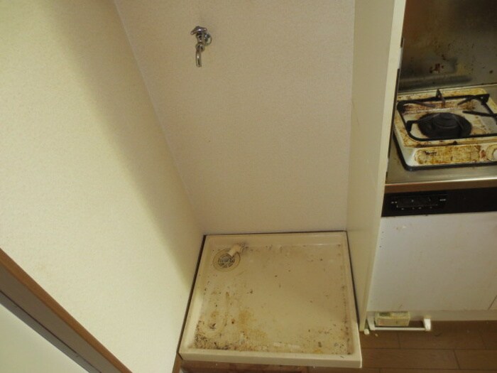 物件内観写真18　(洗濯機置場)