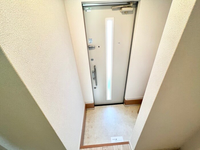 物件内観写真12　(玄関)