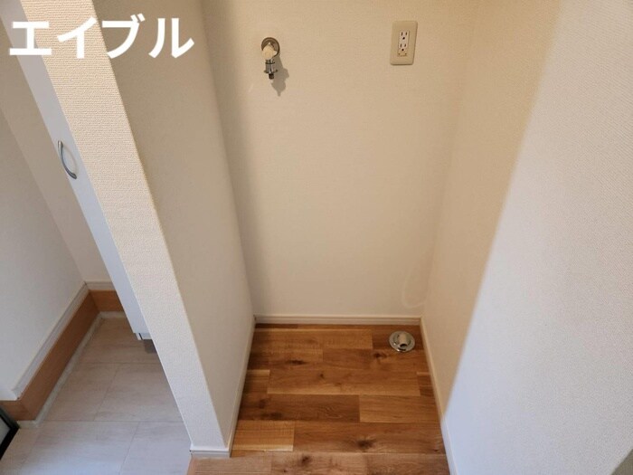 物件内観写真13　(洗濯機置場)