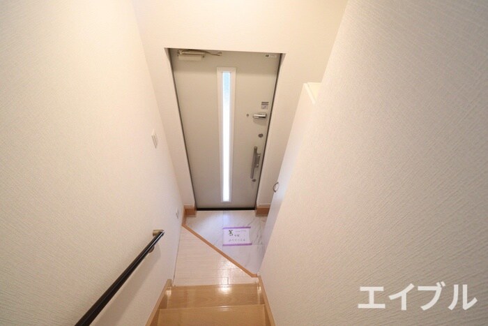物件内観写真13　(玄関)