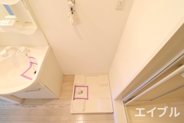 物件内観写真14　(洗濯機置場)