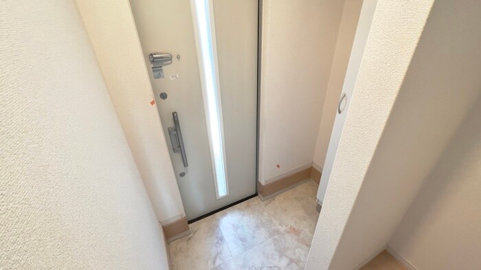 物件内観写真15　(玄関)