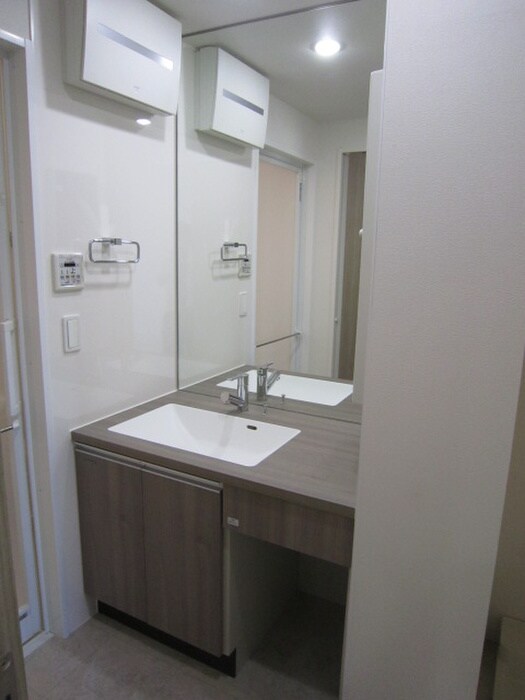 物件内観写真13　(洗面)