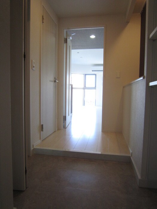 物件内観写真19　(玄関)