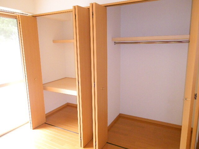 物件内観写真11　(収納)
