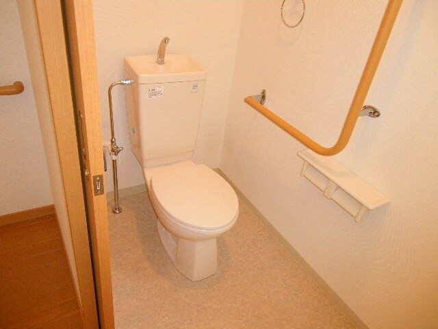 物件内観写真15　(トイレ)