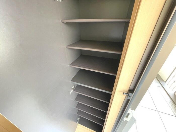 物件内観写真13　(靴箱)