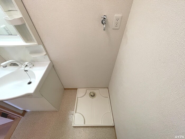 物件内観写真17　(洗濯機置場)