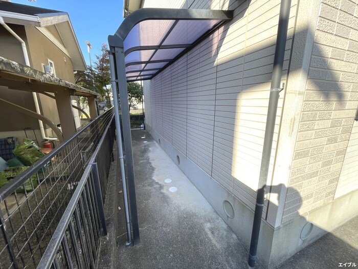 物件外観写真4　(駐輪場)