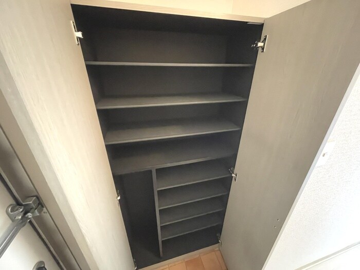 物件内観写真13　(靴箱)