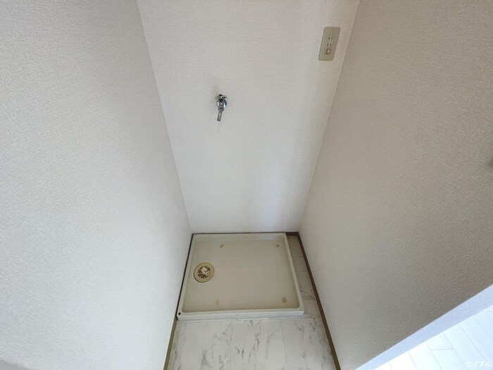 物件内観写真17　(洗濯機置場)