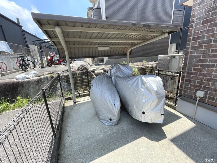 物件外観写真4　(駐輪場)