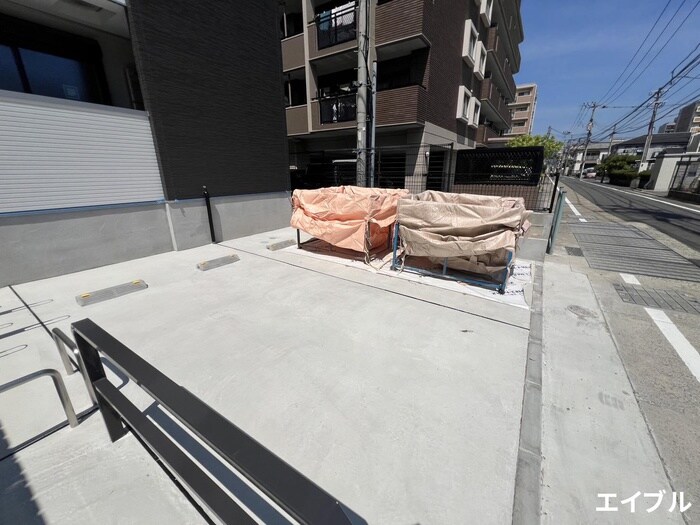 物件外観写真5　(駐車場)