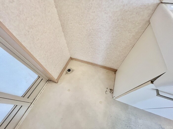 物件内観写真11　(洗濯機置場)