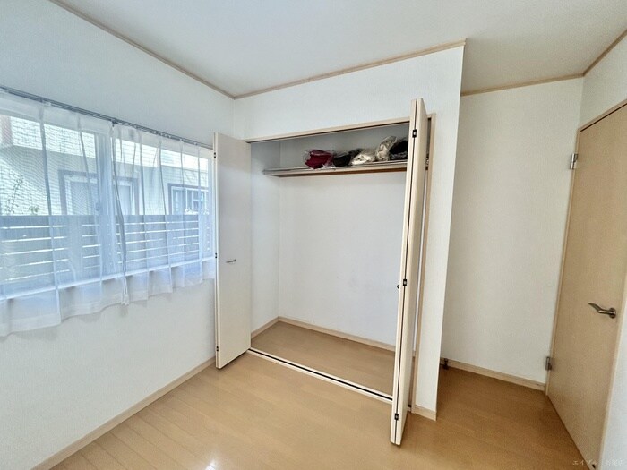 物件内観写真12　(収納)