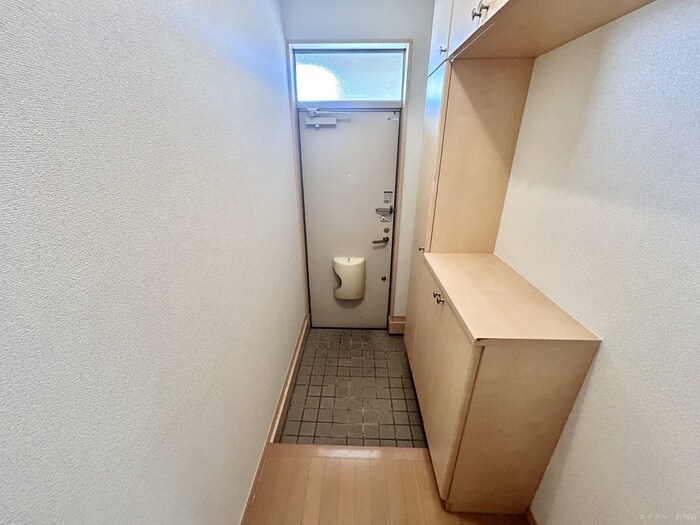 物件内観写真13　(玄関)