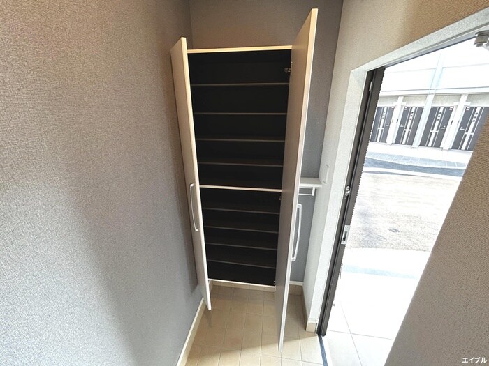 物件内観写真15　(靴箱)