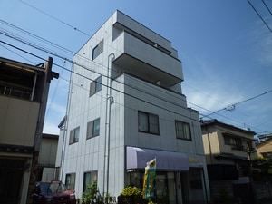 有進ビル外観写真