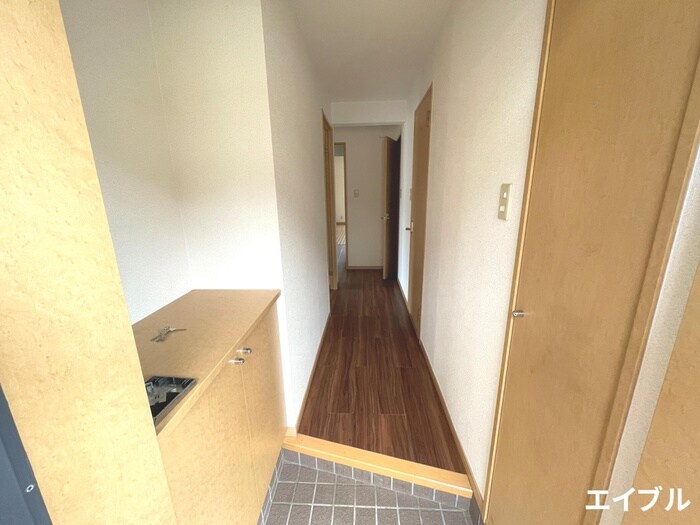 物件内観写真12　(玄関)