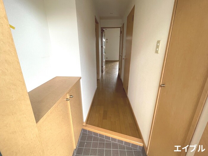 物件内観写真12　(玄関)