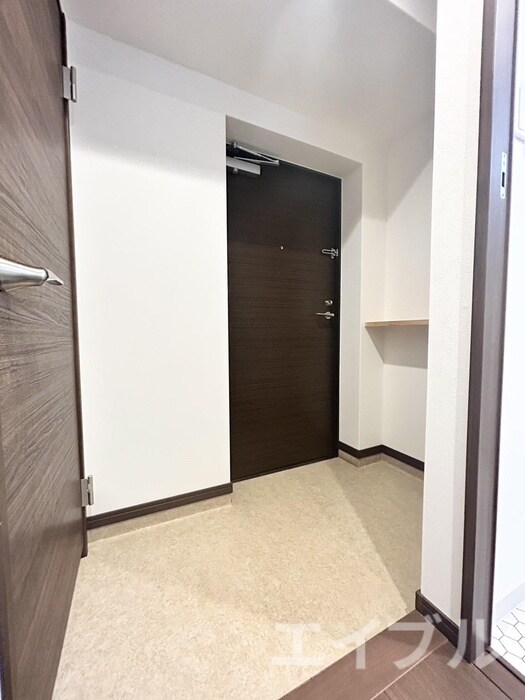 物件内観写真3　(玄関)