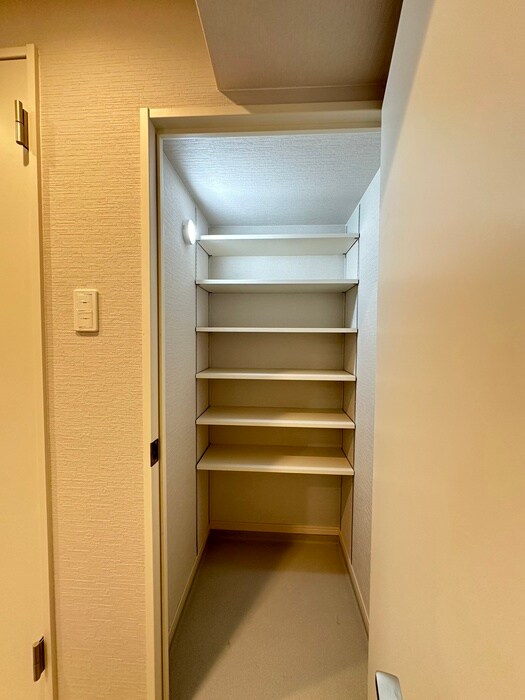 物件内観写真4　(靴箱)