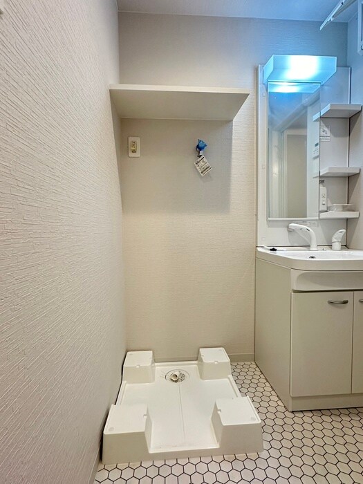 物件内観写真6　(洗濯機置場)