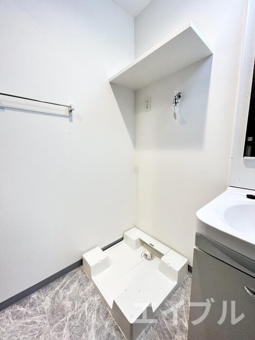 物件内観写真6　(洗濯機置場)