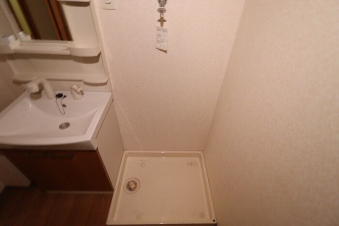 物件内観写真17　(洗濯機置場)