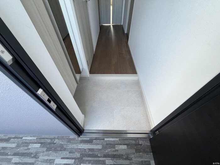 物件内観写真18　(玄関)