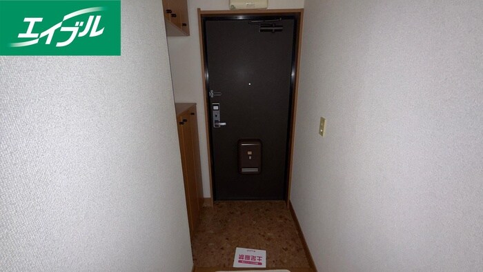 物件内観写真14　(玄関)