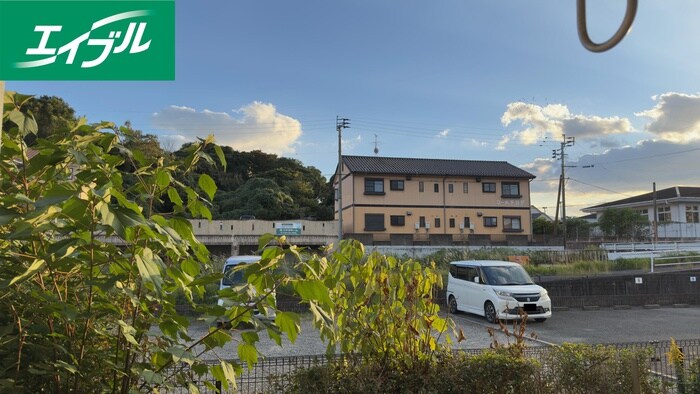 物件内観写真22　(室内からの展望)