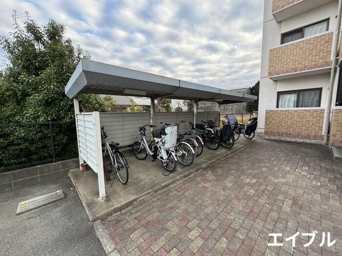物件外観写真3　(駐輪場)
