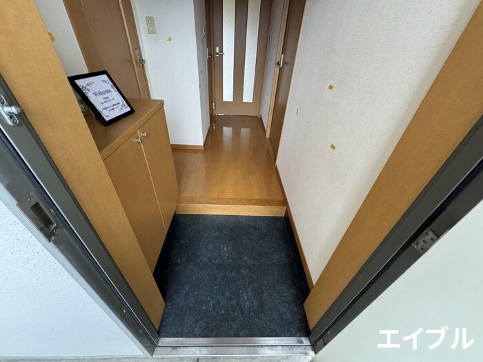 物件内観写真10　(玄関)
