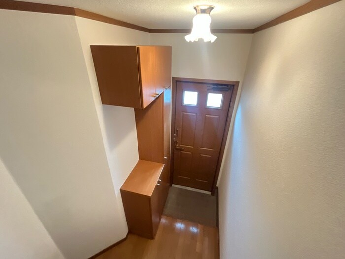 物件内観写真8　(玄関)